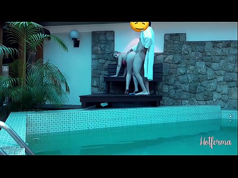 ❤️ A főnök meghívja a szobalányt a medencébe, de nem tud ellenállni egy forró Pornó videó at hu.porno-fuq.ru ️❤